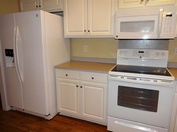 2nd image of 103 Rosedale Ct