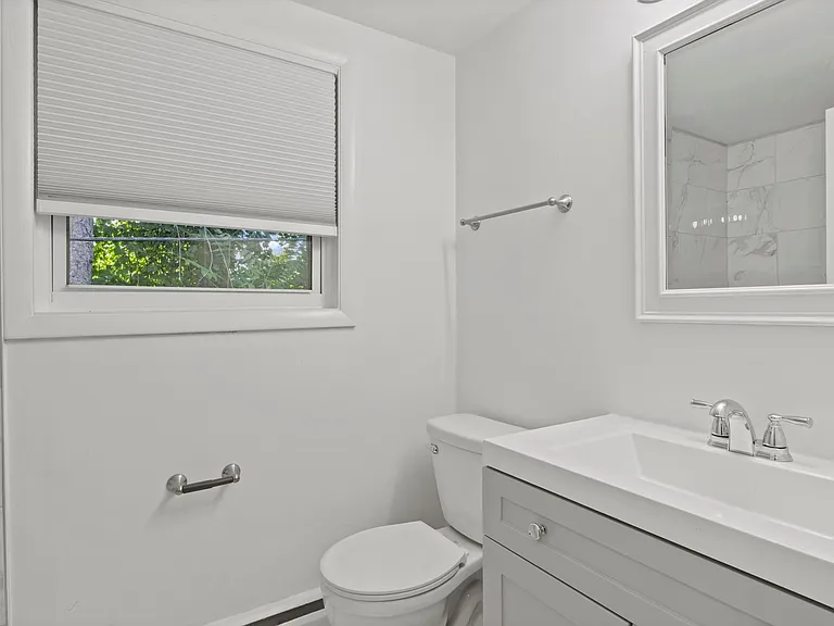 Creekside Apartments — Photo 3