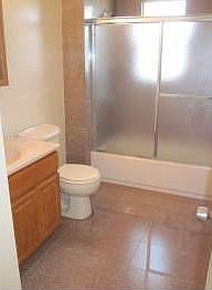 5th image of 23048 Stonewall Ave