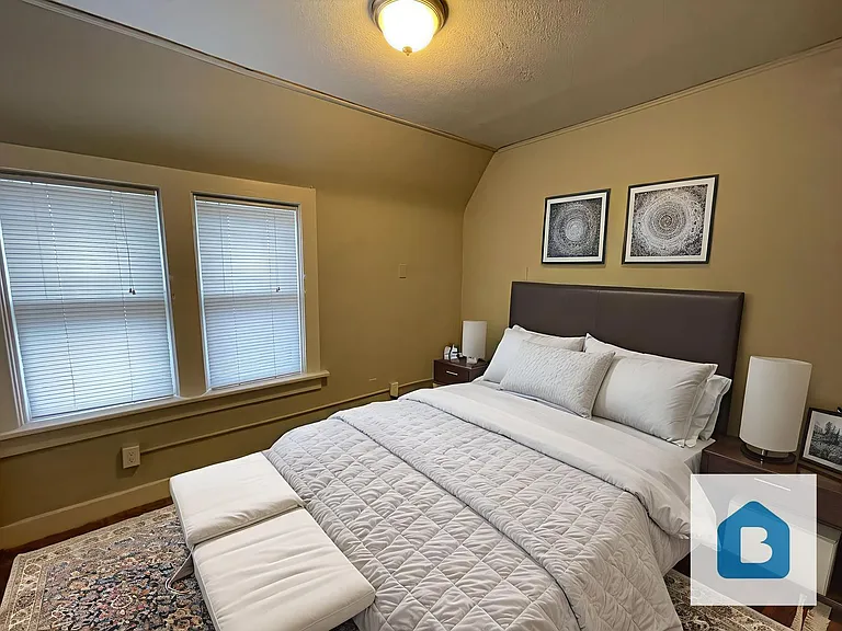 506 N Cascade Avenue — Photo 23