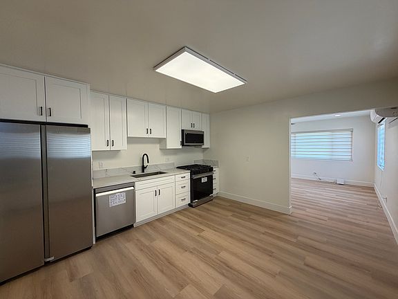 3rd image of 3468 Juniper St