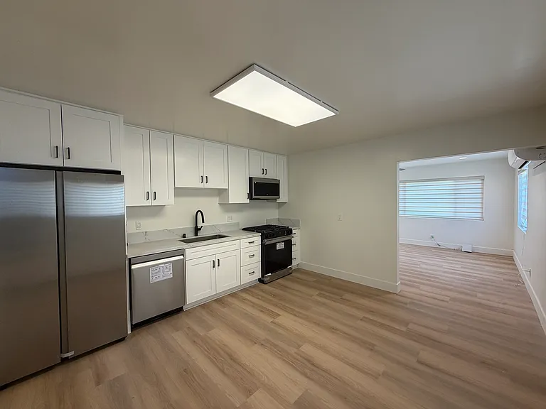 3468 Juniper St — Photo 3