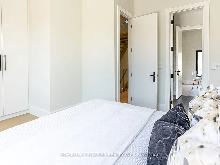 179 Palmerston Ave — Photo 19