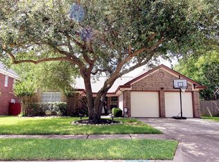17615 Masonridge Dr, Houston, TX 77095