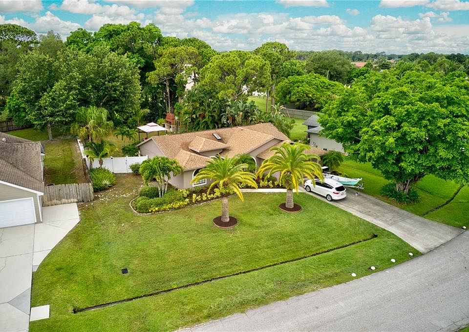 1st image of 2474 SE Fruit Ave