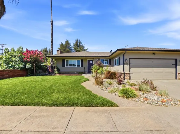 8411 Diane Ct, Gilroy, CA 95020