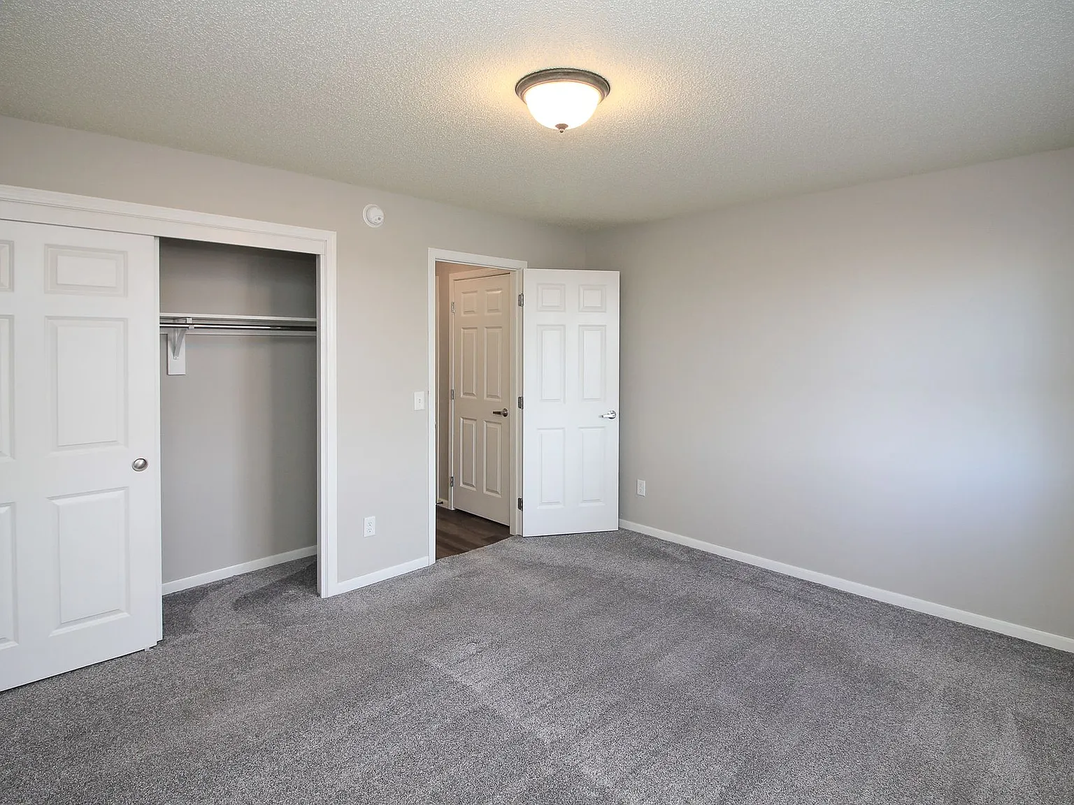 **Limited Time Special! Up to 3 Months Free Rent — Photo 4