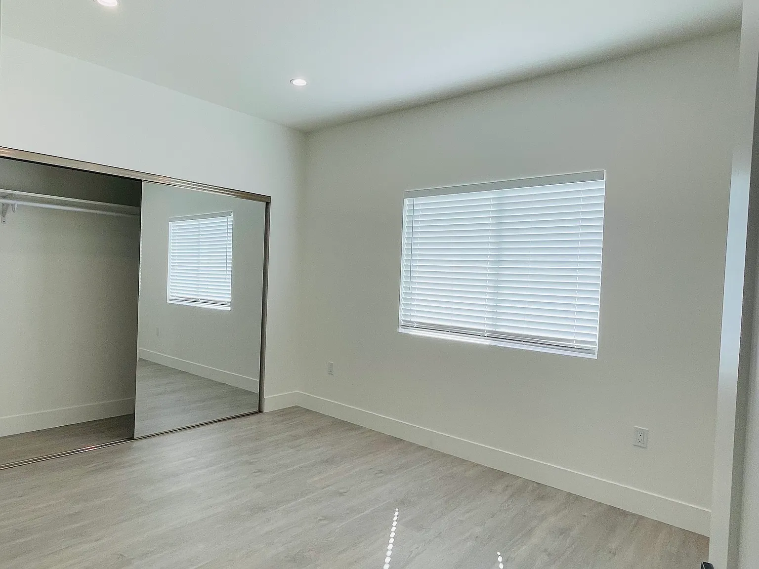 2 bed, 800 sqft, $2,550 — Photo 4