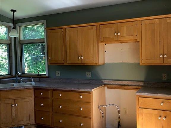 2nd image of 272 W 10th St