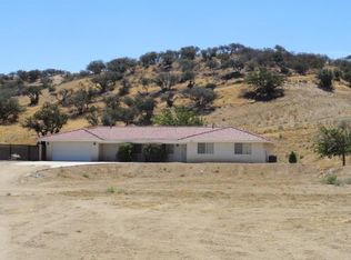 6783 Oak Hill Rd, Phelan, CA 92371
