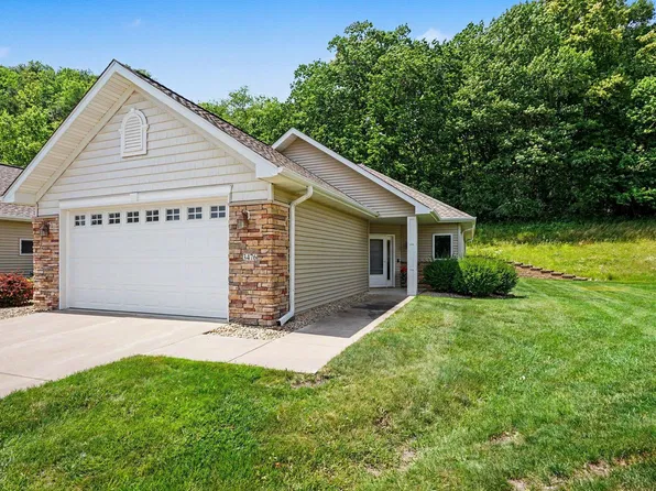 3476 Briarview Ct, Red Wing, MN 55066