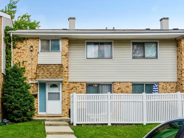 891 White Oak Ln, University Park, IL 60484