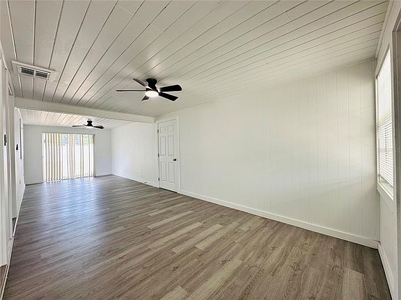 3rd image of 136 LYNBROOK DRIVE