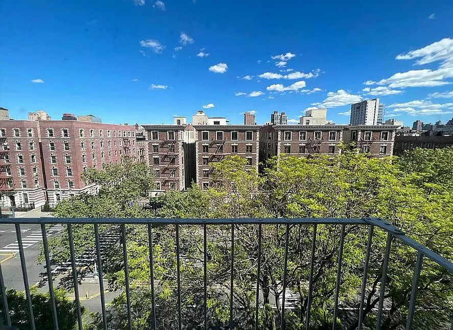 1st image of 200 W 113th St #88