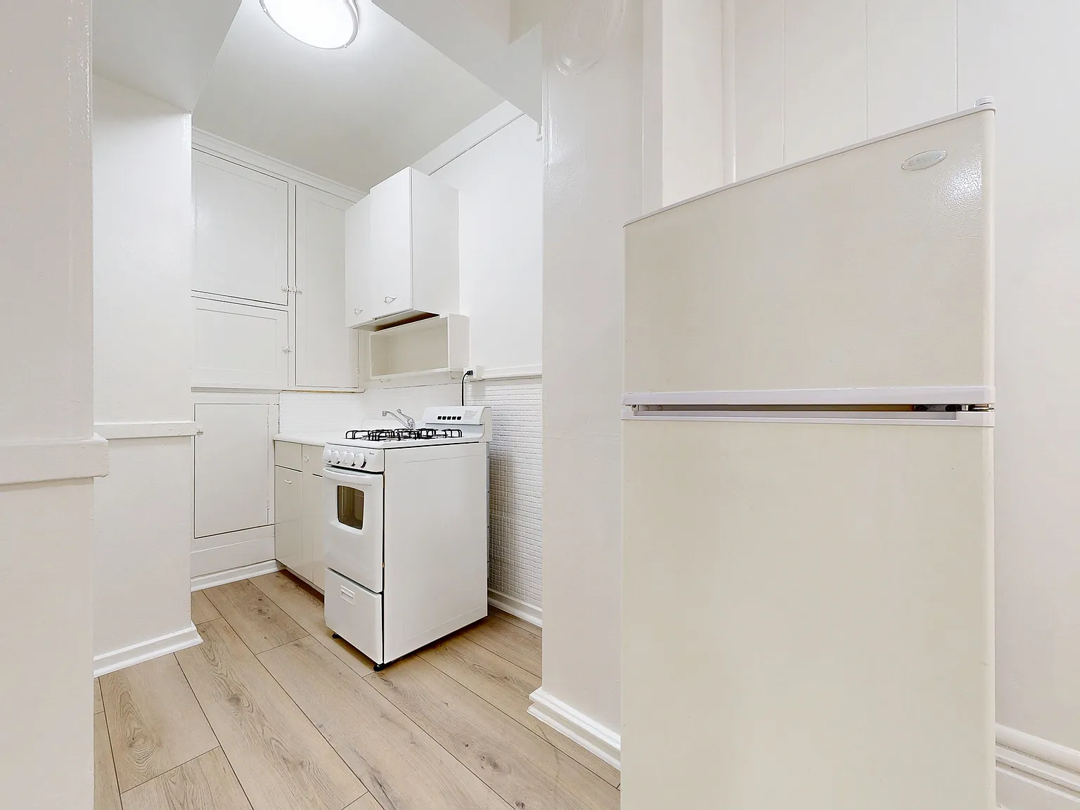 Classic Lower Nob Hill Studio | Pet Friendly & Centrally Located — Photo 2