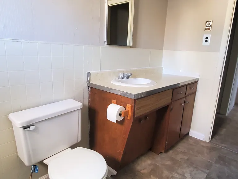 1031 Thornton Ave #2 — Photo 6
