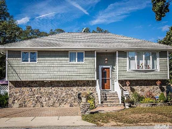 2nd image of 523 Jackson Ave