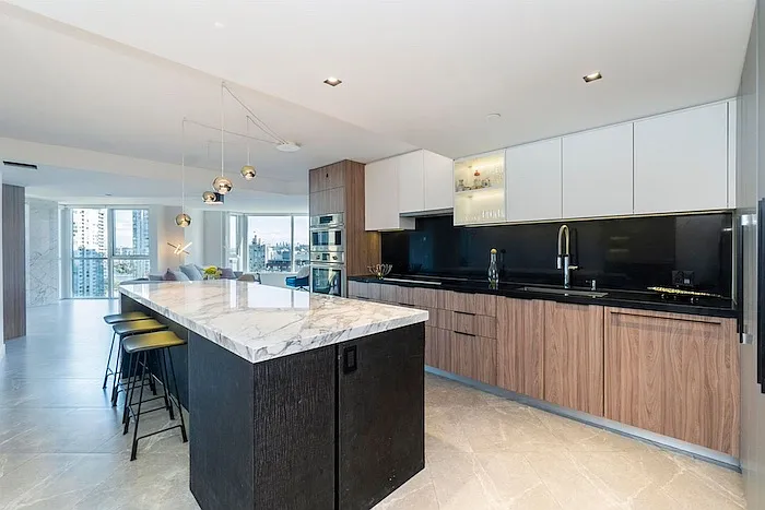 388 Drake St — Photo 2