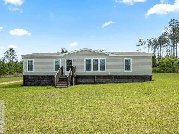 876 Hires Rd, Jesup, GA 31545