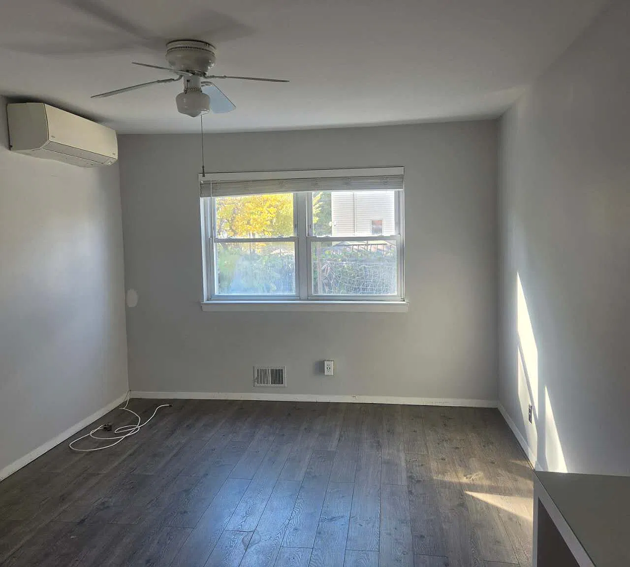 170 Martin Ave — Photo 2