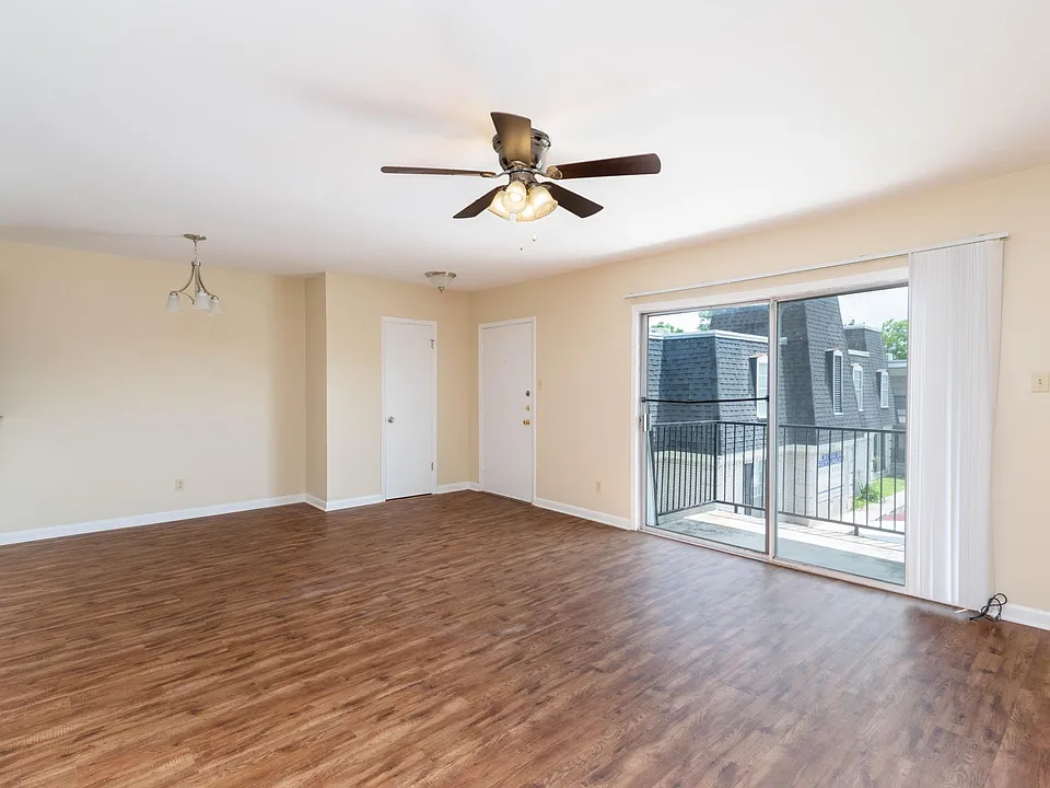 203 E Bowie St #2