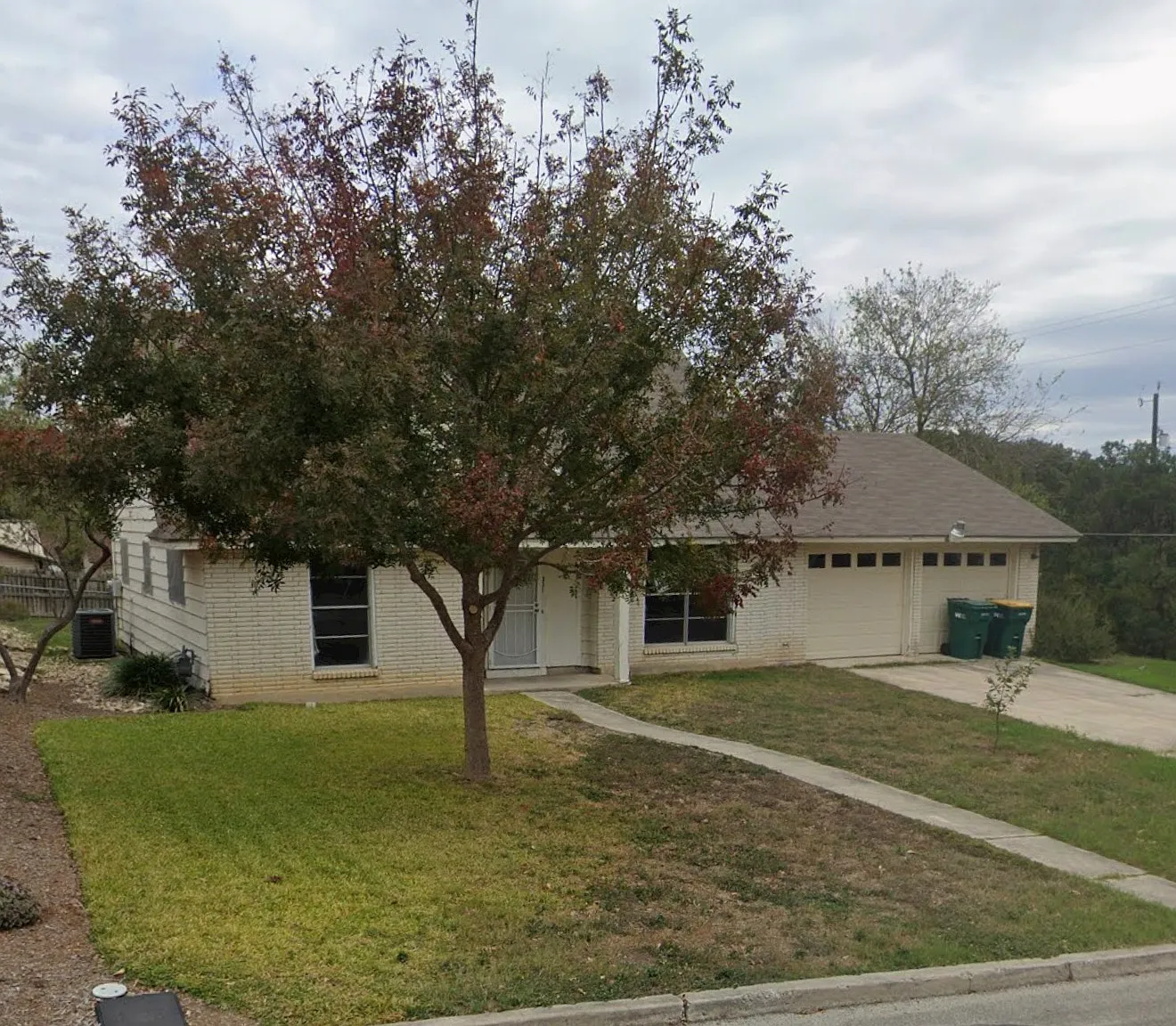 4 bed, 1686 sqft, $1,825 — Photo 2