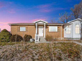 951 E South Fork Cir S, Sandy, UT 84094