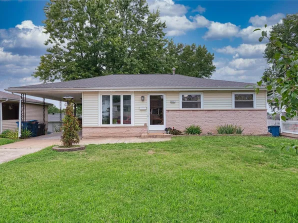 821 Cormar Dr, Saint Louis, MO 63125