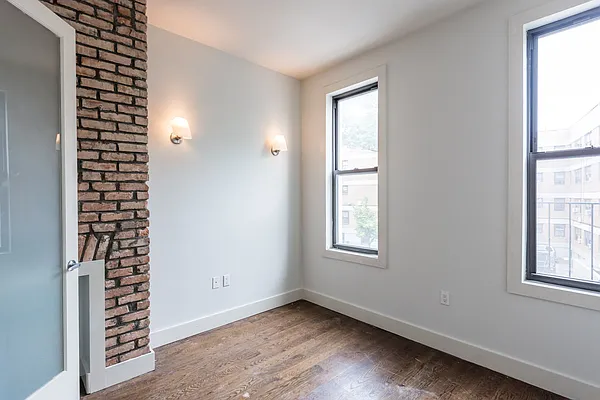 Rented by Nooklyn NYC LLC | media 18