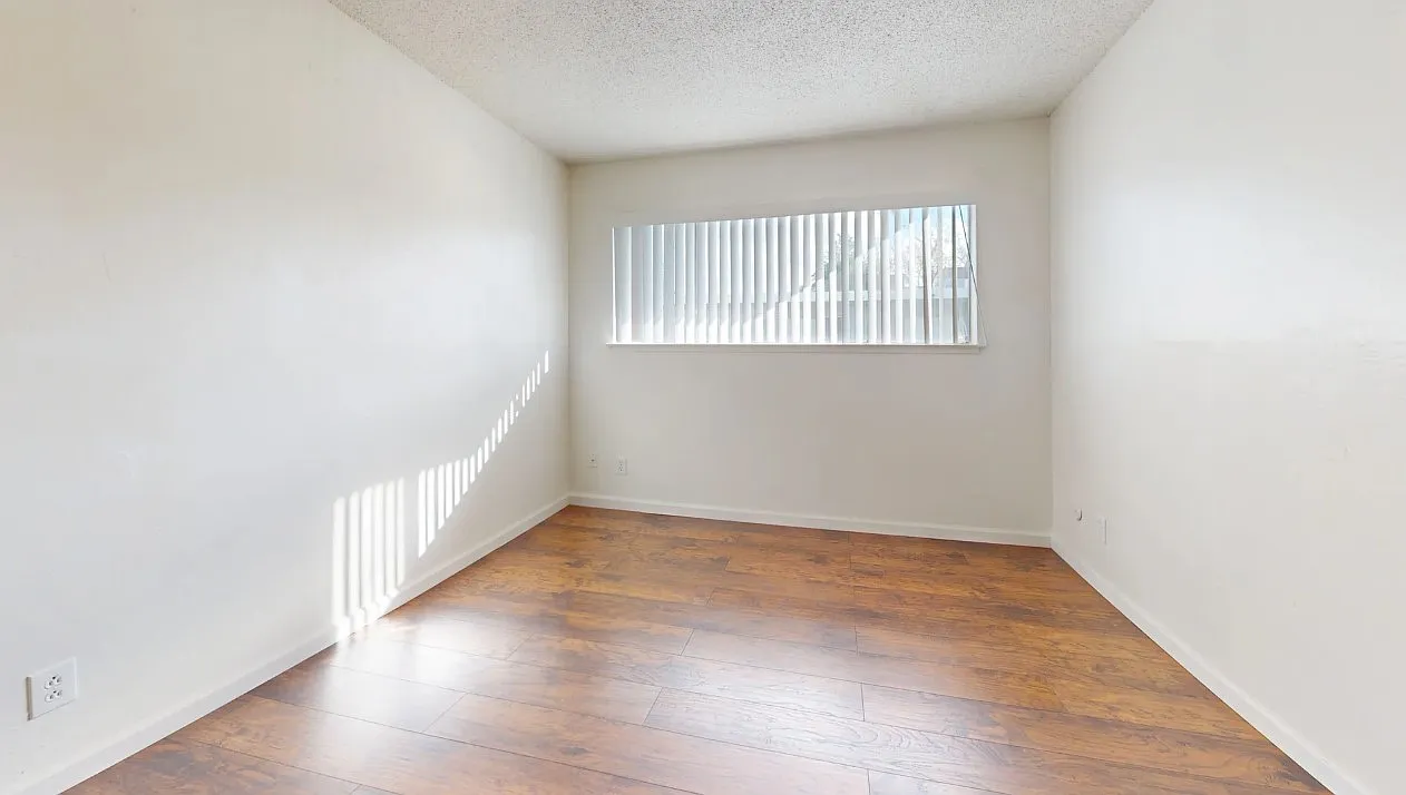 The Estate — Photo 4