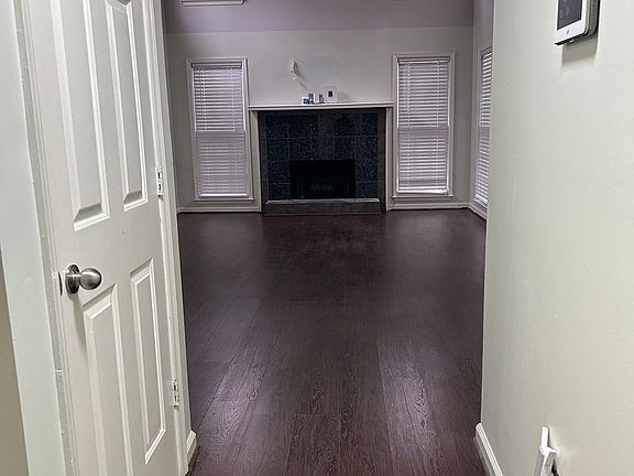 2nd image of 1730 Paddlewheel Dr NE