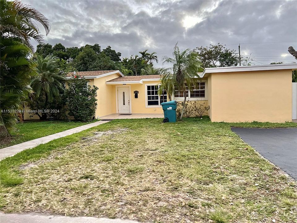 1st image of 19622 NE 12th Pl