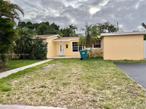 19622 NE 12th Pl, Miami, FL 33179