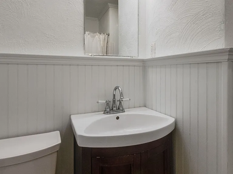 1006 S Douglas Ave — Photo 19