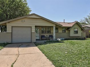 1108 N Norman Ave, Moore, OK 73160