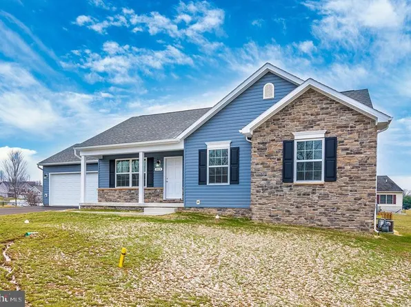 8697 Regal Dr, Mercersburg, PA 17236