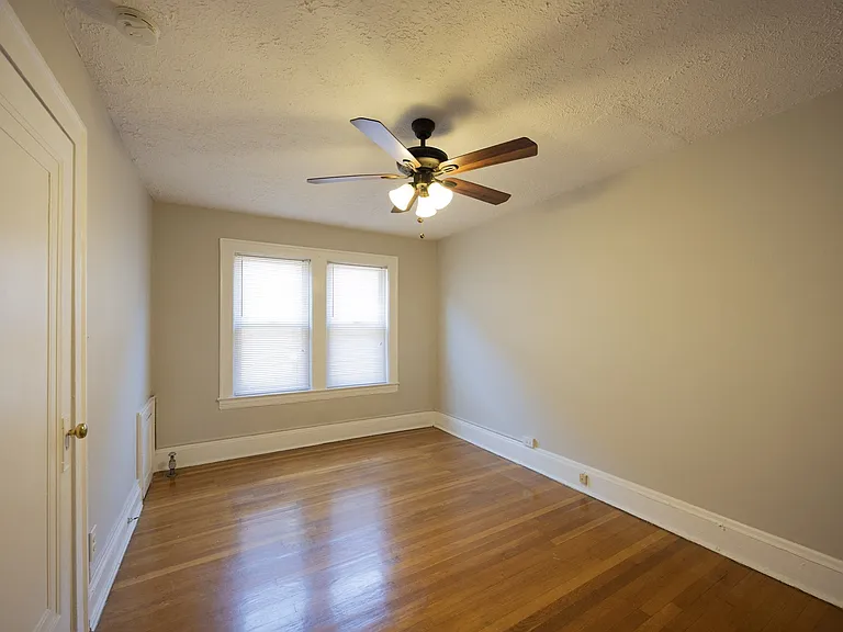 Mapleview Apartments — Photo 41