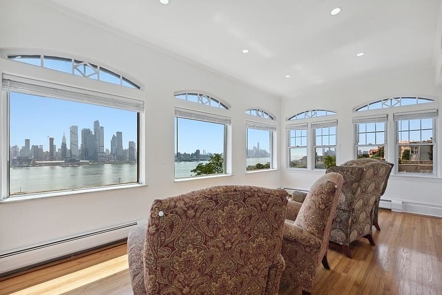 4547 Kingswood Rd, Weehawken, NJ 07086 Zillow