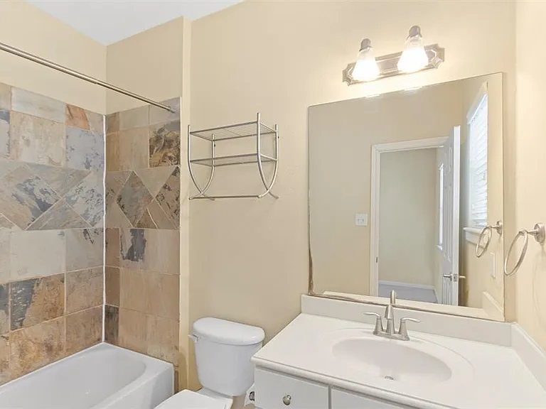 5734A Kansas St — Photo 28