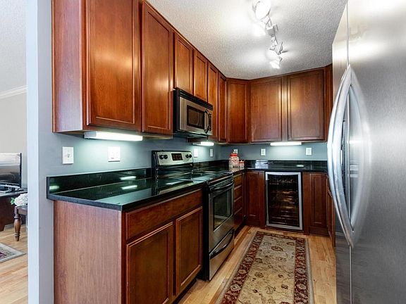 3rd image of 2700 W 44th St APT 313