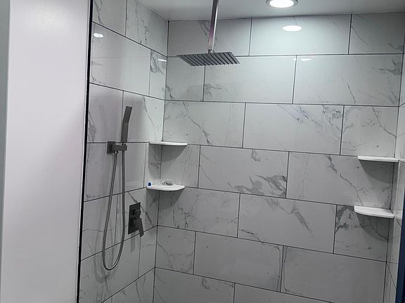 3rd image of 724 W Allegheny Ave #2