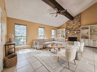8823 Wellesley Manor Dr, San Antonio, TX 78240