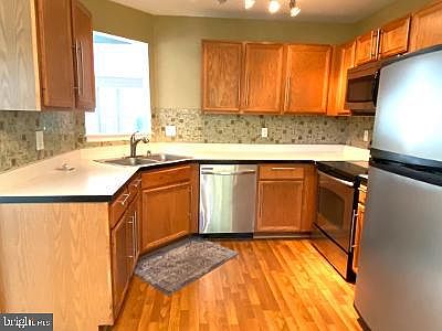 1st image of 158 Quiet Waters Pl