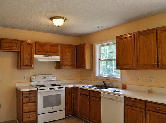 4th image of 125 Penstomen Blvd