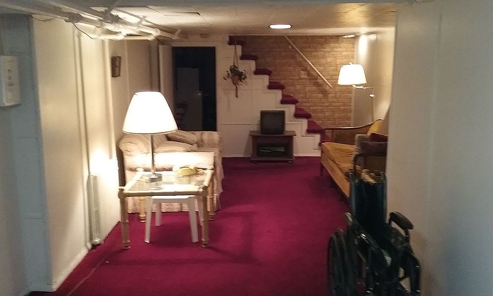 1st image of 821 E Pine St