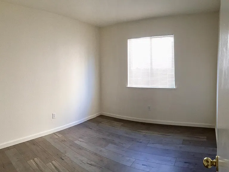 3960 Regatta Dr — Photo 11