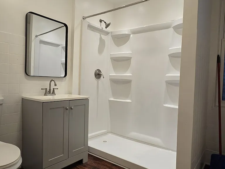 2324 W 24th St #2R — Photo 3