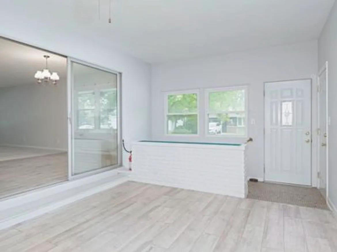 3 bed, 2000 sqft, $2,100 — Photo 4