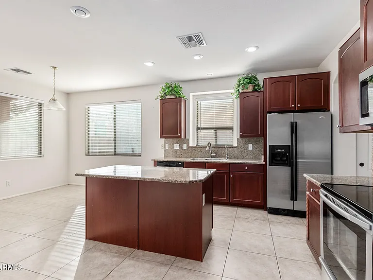40747 W Robbins Dr — Photo 14