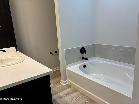 4th image of 7398 Alley Oak Ln